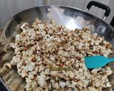 Foto langkah ke 4 dari resep PopCorn Caramel.