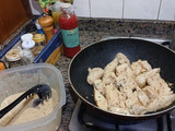 Pollo a la mostaza con verduras y salsa blanca