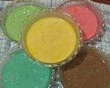 Foto langkah ke 4 dari resep Mini Rainbow Roll Cake.