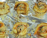 Foto del paso 6 de la receta: Rollitos de pizza fáciles dos sabores
