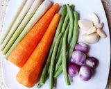 Hình bước làm 1 của món GÀ cuộn rau củ nướng