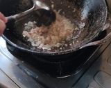 Foto langkah ke 2 dari resep Tumis Mie Kuning Basah.