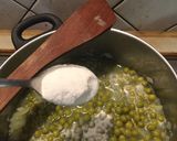 Gyors gluténmentes zöldborsófőzelék recept fázis 2 fotója