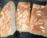 Foto del paso 14 de la receta: Coca de brioche con piñones