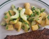 Foto del paso 3 de la receta: Ensalada de piña con pepino