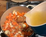 A picture of step 2 of Carrot and tomato soup.