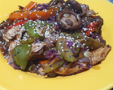 Foto del paso 2 de la receta: 🥣🥕🌶🍗 🥘 Wok de pollo, vegetales y hongos con salsa agridulce y sésamo