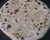 A picture of step 3 of Spring onion paneer paratha.