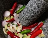 รูปขั้นตอนการทำที่ 1 ของ แกงอ่อมไก่ใส่ฟัก🥒