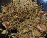 Foto langkah ke 5 dari resep Mie Goreng ala Solaria.