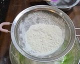 Foto langkah ke 3 dari resep Matcha Lava Cake.