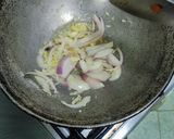 A picture of step 2 of Red cabbage stir fry.