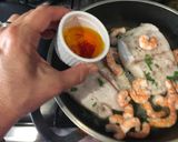Foto del paso 4 de la receta: Pesca del día con camarones y azafrán