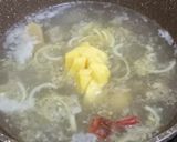 Foto langkah ke 3 dari resep Sop Daging Sapi Kentang Wortel.