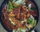 Foto langkah ke 7 dari resep Kimchi kubis, bawang, timun.