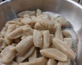 Csirkemájas ragu krumplis galuskával recept fázis 5 fotója