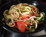 Foto del paso 3 de la receta: Pasta de calabacín al wok
