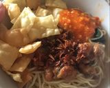 Foto langkah ke 6 dari resep Mi Ayam Ala Gerobak biru.