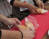 Foto del paso 4 de la receta: Arrolladitos de pechuga de pollo