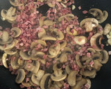 Foto del paso 3 de la receta: Espaguetis con salsa de parmesano, champiñones y jamón (sin nata)