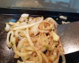 Foto del paso 2 de la receta: Sándwich de bondiola con barbacoa y miel y cebolla caramelizada