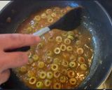 Foto del paso 6 de la receta: Filetes de ternera en salsa con aceitunas
