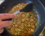 Foto del paso 6 de la receta: Filetes de ternera en salsa con aceitunas