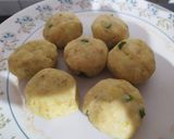 A picture of step 2 of Kuttu ke pakode.