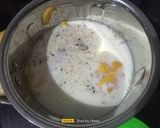 A picture of step 2 of Mango Kaju Milkshake.