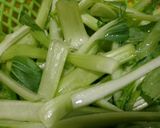 Hình bước làm 1 của món Ức gà xào rau củ