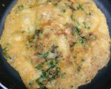 A picture of step 4 of Bread omelette (veg).