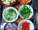 Foto del paso 4 de la receta: Filetillos de pollo con verduras y puré de coliflor