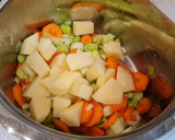 Foto del paso 2 de la receta: Crema de puerros, zanahorias y calabacín