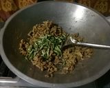 Foto langkah ke 5 dari resep Usus Tumis Cabe Ijo.