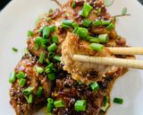 Hình bước làm 5 của món Cá cờ sốt teriyaki cuộn tía tô và tỏi tươi