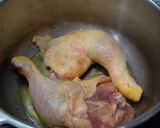 Foto del paso 1 de la receta: Pollo guisado en salsa
