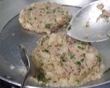 Foto del paso 3 de la receta: Tortitas de papa y atún 😋