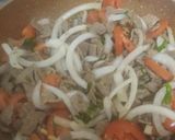 Foto del paso 4 de la receta: Bisteces de res entomatados con apio