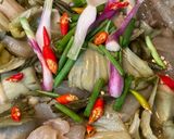 Hình bước làm 6 của món Cải chua xào gân bò