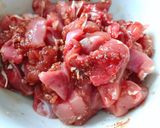Hình bước làm 1 của món Mì Tàu Thập Cẩm Gà Ngũ Vị