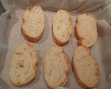 Foto del paso 1 de la receta: Mini tostas de atún