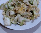 รูปขั้นตอนการทำที่ 5 ของ น้ำเต้าผัดไข่