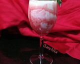 A picture of step 4 of Rose Lassi.