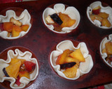 Foto del paso 4 de la receta: Florcitas del amor con ensalada de frutas y dulce de leche