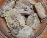 A picture of step 2 of Chicken Drumsticks with Potatoes in Green Sauce.