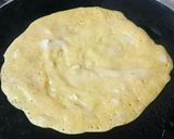A picture of step 5 of Besan chilla.