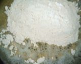 Foto del paso 4 de la receta Bacalao Confitado a Baja Temperatura Sobre Sopa de Pil Pil Gratinado con Bechamel y Mozzarella