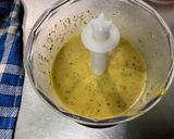 Une image de l'étape 3 de Sauce salade à la moutarde, prune, melfor et herbes.