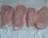 Foto del paso 1 de la receta: Pechuga de pollo marinada, macerada, al horno y alioli