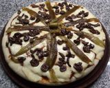 Foto del paso 7 de la receta: Pizza de muzzarella con morrón verde y aceitunas negras